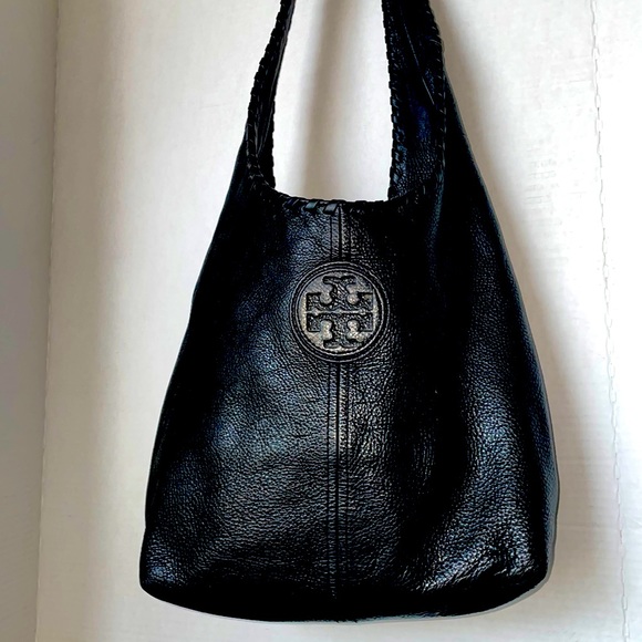 Tory Burch Handbags - AUTHENTIC TORI BURCH LEATHER BAG.